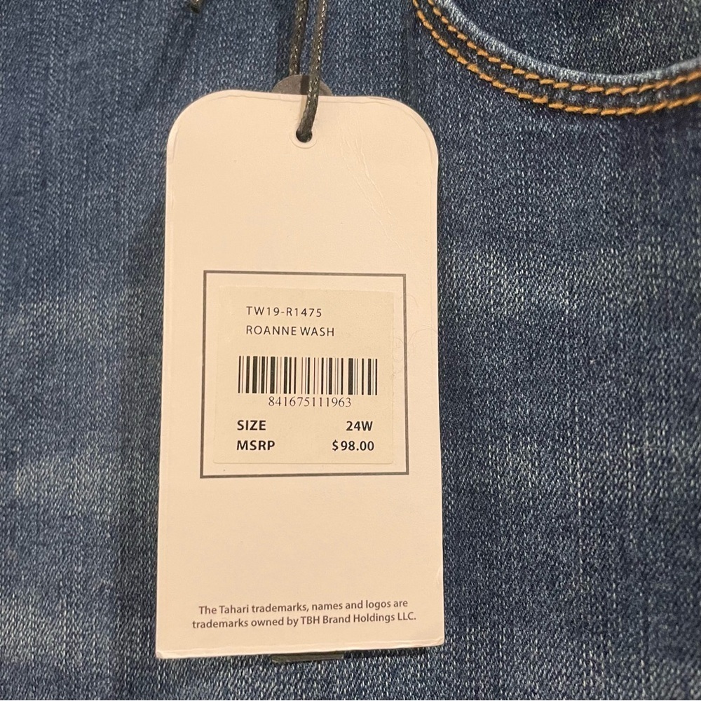 NEW Tahari Women’s Plus Size Mid-Rise Skinny Jeans, Roanne Medium Wash, Size 24W - Picture 10 of 11
